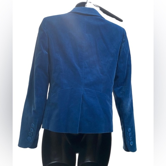 Anne Taylor||Velvet Blue Blazer. Like New. Beautiful. A showstopper. - Picture 2 of 5